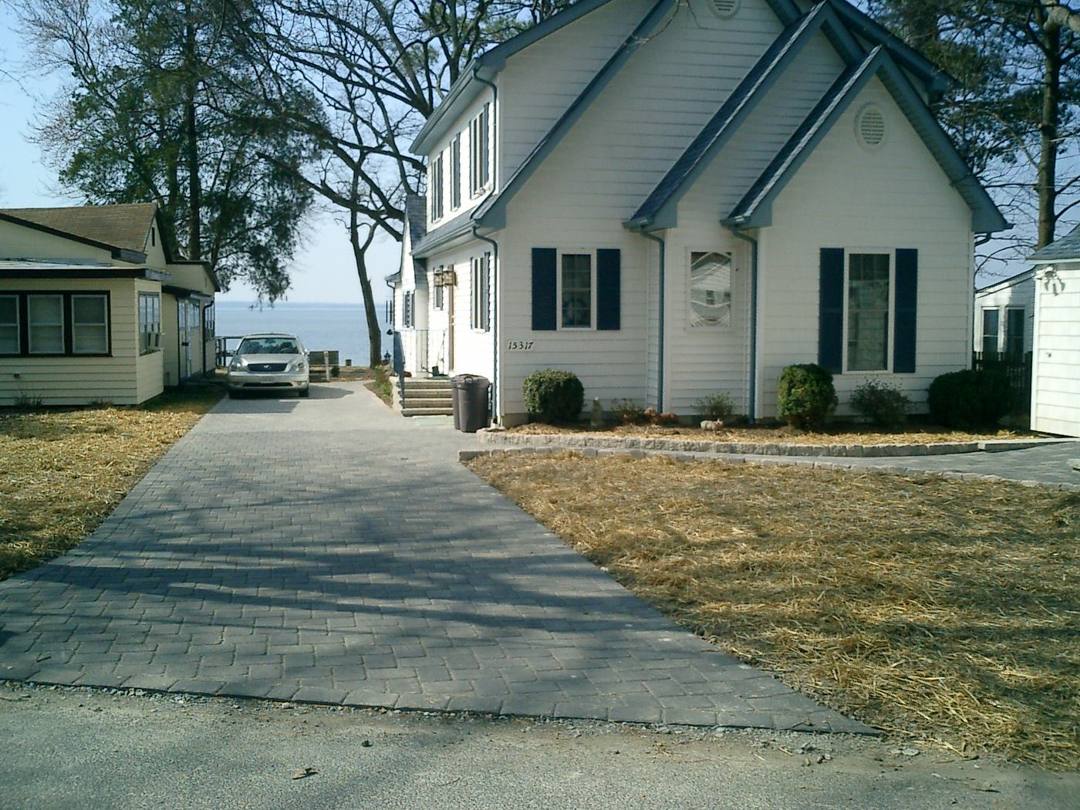 Driveway approach to a waterfront cottage